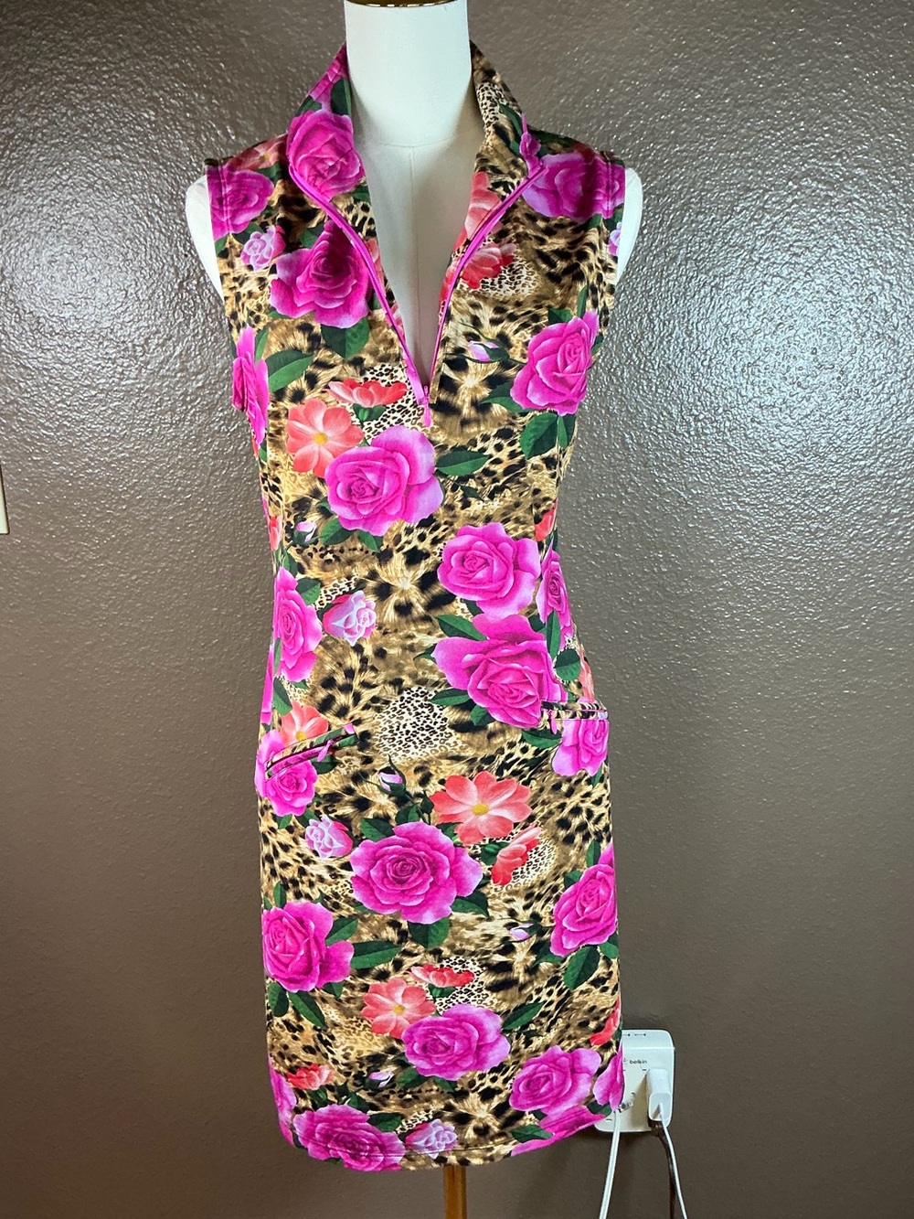 UIBKUL Gorgeous UPF Pink Rose Leopard Print Sleeveless Golf Dress Quarter Zip Sm